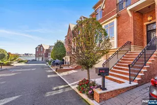 17 Moorings Ln, Edgewater, NJ 07020 - Photo 44