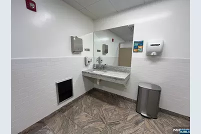 784 Grand Avenue, Ridgefield, NJ 07657 - Photo 14