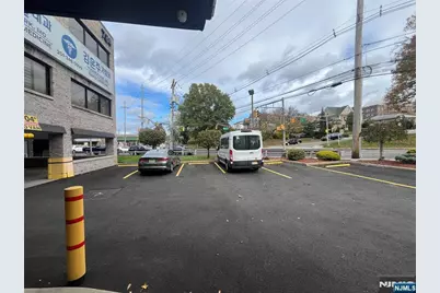 784 Grand Avenue, Ridgefield, NJ 07657 - Photo 2