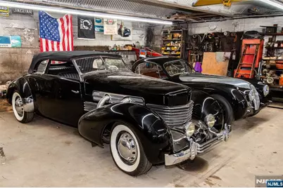 307 Paterson Avenue, East Rutherford, NJ 07073 - Photo 14