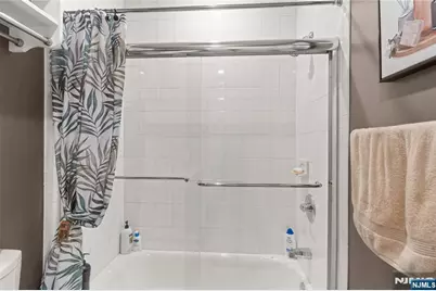 226 The Promenade, Edgewater, NJ 07020 - Photo 24