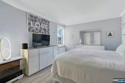 2000 Linwood Avenue 4P #4P, Fort Lee, NJ 07024 - Photo 12