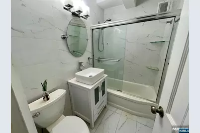 1450 Palisade Avenue 3M #3M, Fort Lee, NJ 07024 - Photo 12