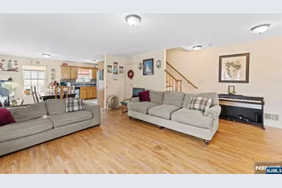 42 Randolph Street, Carteret, NJ 07008 - Photo 20