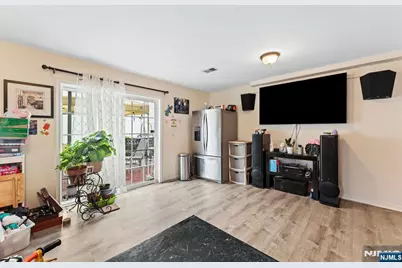 42 Randolph Street, Carteret, NJ 07008 - Photo 34