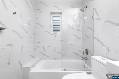 539 Undercliff Avenue 4 #4, Edgewater, NJ 07020 - Photo 14