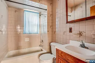 5 Norwood Ave, Irvington, NJ 07111 - Photo 8