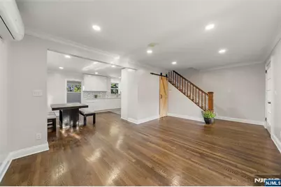 539 Hillside Street, Ridgefield, NJ 07657 - Photo 6