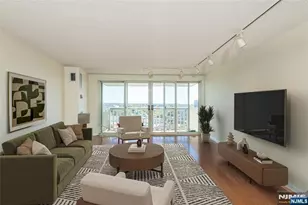 555 North Ave 21U, Fort Lee, NJ 07024 - Photo 4