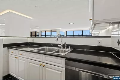 7004 Boulevard East 26D #26D, Guttenberg, NJ 07093 - Photo 12