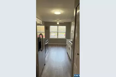 324 Sharon Court 324 #324, Woodbridge Township, NJ 07095 - Photo 4