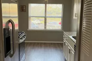 324 Sharon Ct 324, Woodbridge Township, NJ 07095 - Photo 4