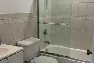 324 Sharon Ct 324, Woodbridge Township, NJ 07095 - Photo 12