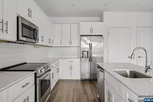 2 Executive Dr 808, Fort Lee, NJ 07024 - Photo 6
