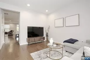 4 Masterson Ct 4, Waldwick, NJ 07463 - Photo 4