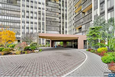 300 Winston Drive C1601 #C1601, Cliffside Park, NJ 07010 - Photo 2