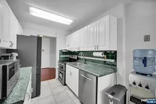 300 Winston Dr C1601, Cliffside Park, NJ 07010 - Photo 20