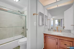 300 Winston Dr C1601, Cliffside Park, NJ 07010 - Photo 34