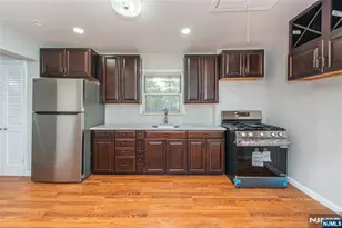 83 Shepherds Ln 2, Totowa, NJ 07512 - Photo 4