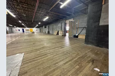 10 Dell Glen 2nd Floor #2nd floor, Lodi, NJ 07644 - Photo 4