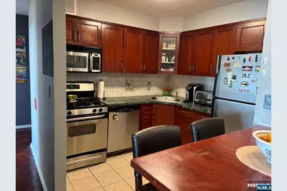 2000 Linwood Avenue 14Y #14Y, Fort Lee, NJ 07024 - Photo 2