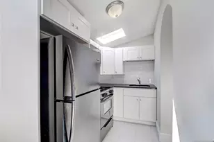 222 Lafayette Ave Floor 2, Lyndhurst Township, NJ 07071 - Photo 4