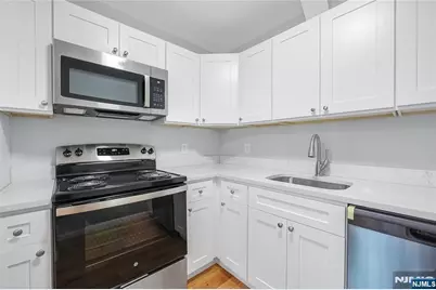 161 18th Street 10C #10C, Union City, NJ 07087 - Photo 8