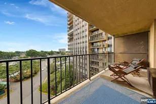 200 Winston Dr 716, Cliffside Park, NJ 07010 - Photo 24