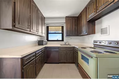 7855 Boulevard East 19J #19J, North Bergen, NJ 07047 - Photo 8