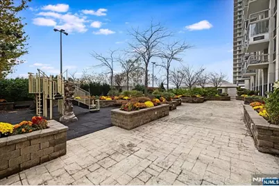 1600 Parker 17H #17H, Fort Lee, NJ 07024 - Photo 24