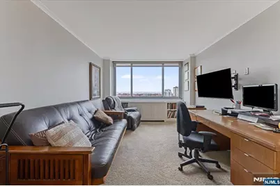 1600 Parker 17H #17H, Fort Lee, NJ 07024 - Photo 18