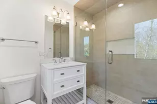 1 Hemlock Dr, Cresskill, NJ 07626 - Photo 20