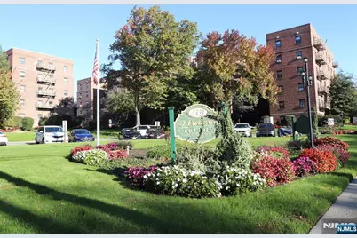 2335 Hudson Terrace E6 #E6, Fort Lee, NJ 07024 - Photo 1