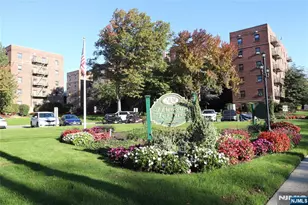 2335 Hudson Terrace E6, Fort Lee, NJ 07024 - Photo 1