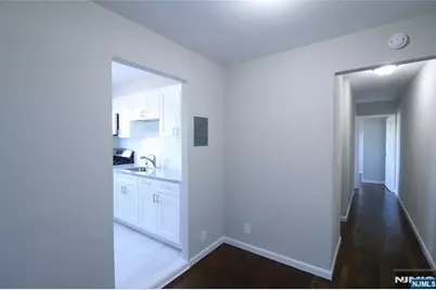 2335 Hudson Terrace E6 #E6, Fort Lee, NJ 07024 - Photo 8