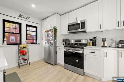 11 W Gouverneur Avenue, Rutherford, NJ 07070 - Photo 26