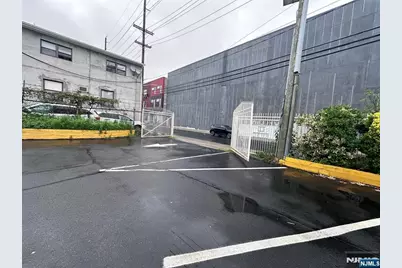 425 Jefferson Street, Orange, NJ 07050 - Photo 18