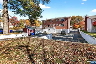 61 Star Lake Road 2, Bloomingdale, NJ 07403 - Photo 18