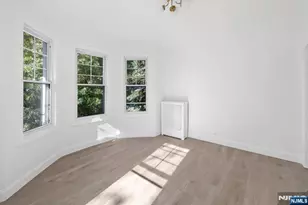 46 Garden Pl, Edgewater, NJ 07020 - Photo 18