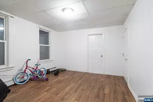 552 Norwood St, East Orange, NJ 07018 - Photo 10