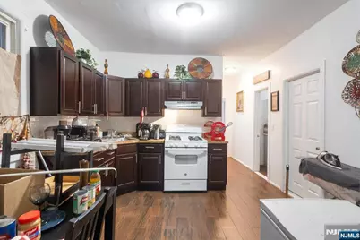 552 Norwood Street, East Orange, NJ 07018 - Photo 4