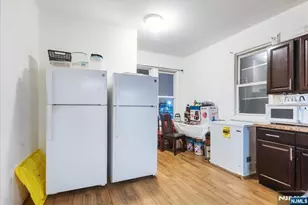 552 Norwood St, East Orange, NJ 07018 - Photo 12