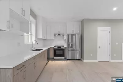 743 Kingsland Avenue, Ridgefield, NJ 07657 - Photo 8