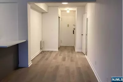 2160 Center Avenue 2U #2U, Fort Lee, NJ 07024 - Photo 8