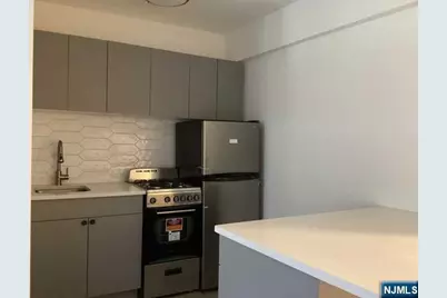 2160 Center Avenue 2U #2U, Fort Lee, NJ 07024 - Photo 12