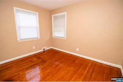 284 Continental Avenue, River Edge, NJ 07661 - Photo 12