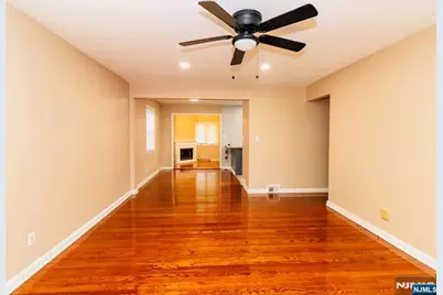 284 Continental Avenue, River Edge, NJ 07661 - Photo 4