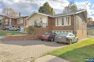 454 Westview Pl, Fort Lee, NJ 07024 - Photo 1