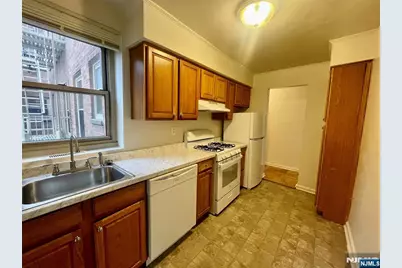 88 Clinton Place A7 #A7, Hackensack, NJ 07601 - Photo 8