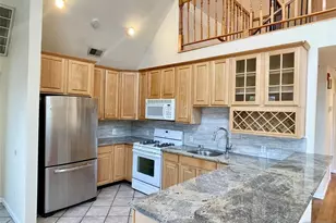 662 Undercliff Ave 2nd Floor, Edgewater, NJ 07020 - Photo 4